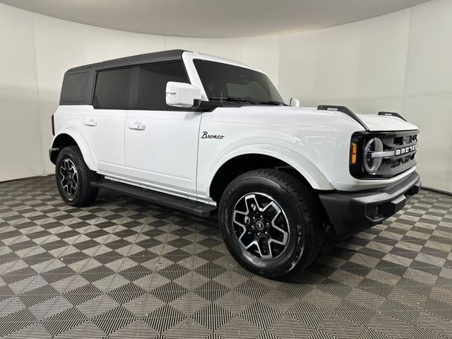 2023 Ford Bronco Base photo 2