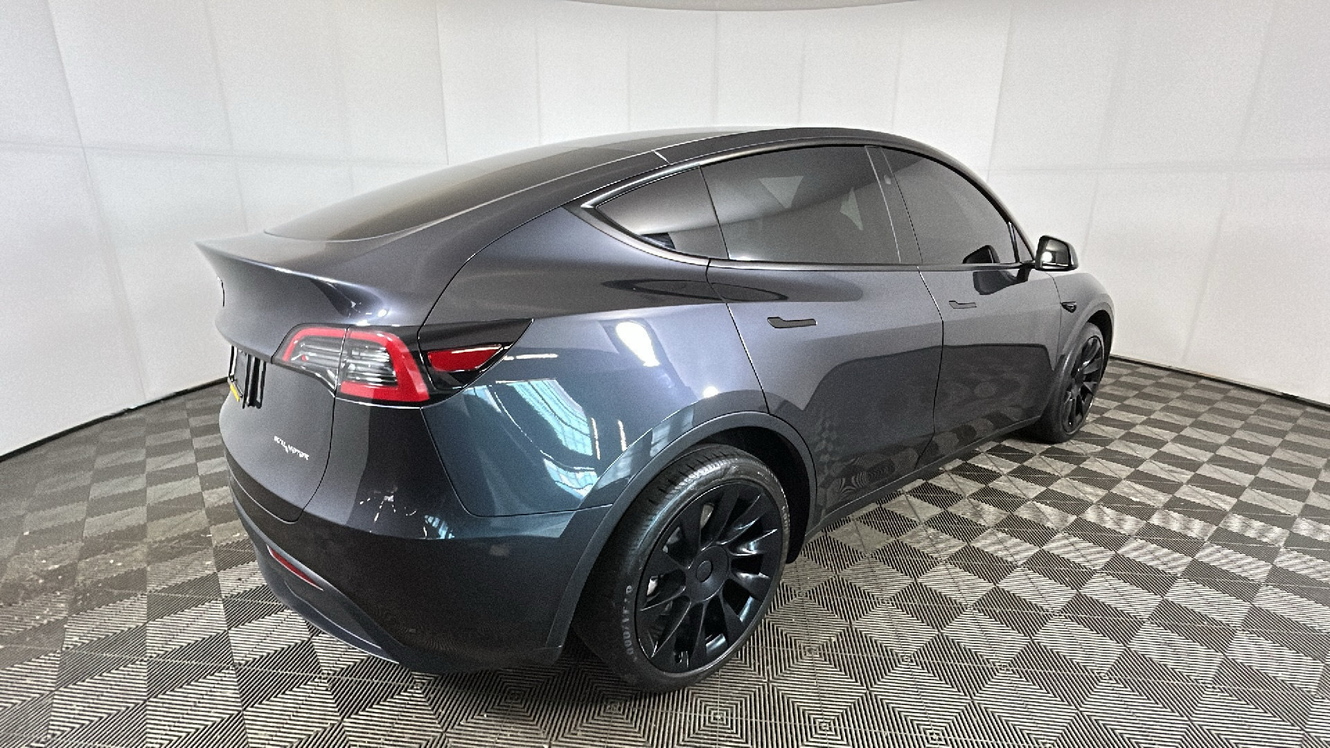 Used 2024 Tesla Model Y Long Range with VIN 7SAYGDEE7RF038059 for sale in North Canton, OH
