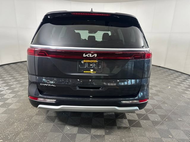 2023 Kia Carnival LX photo 4