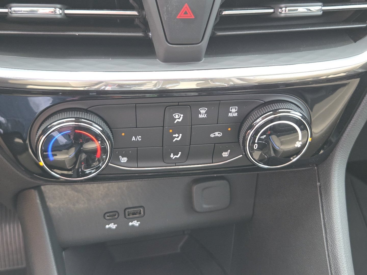 2026 Buick Encore GX Sport Touring - Photo 35