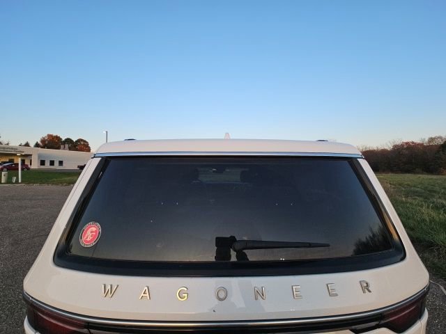 2022 Jeep Wagoneer Series III photo 4