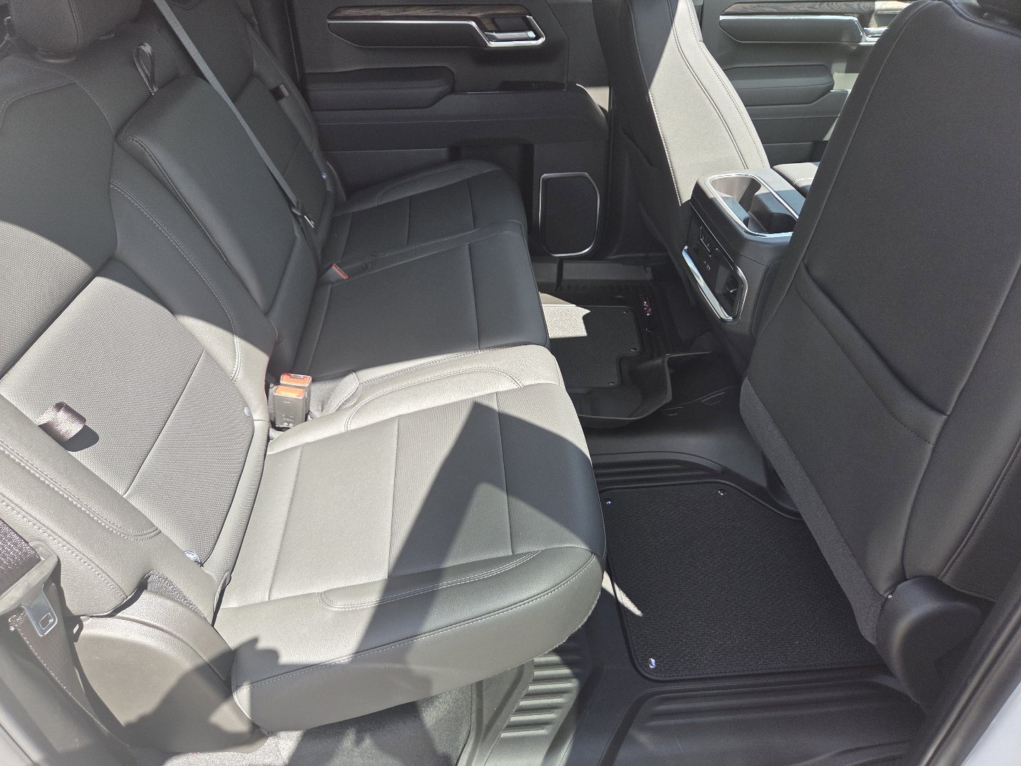 2026 GMC Sierra 1500 SLT - Photo 25