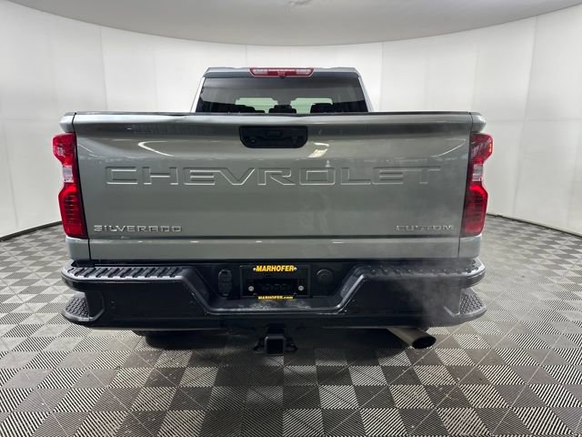 2024 Chevrolet Silverado Custom photo 4
