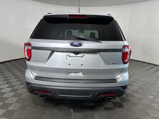 2018 Ford Explorer XLT photo 2