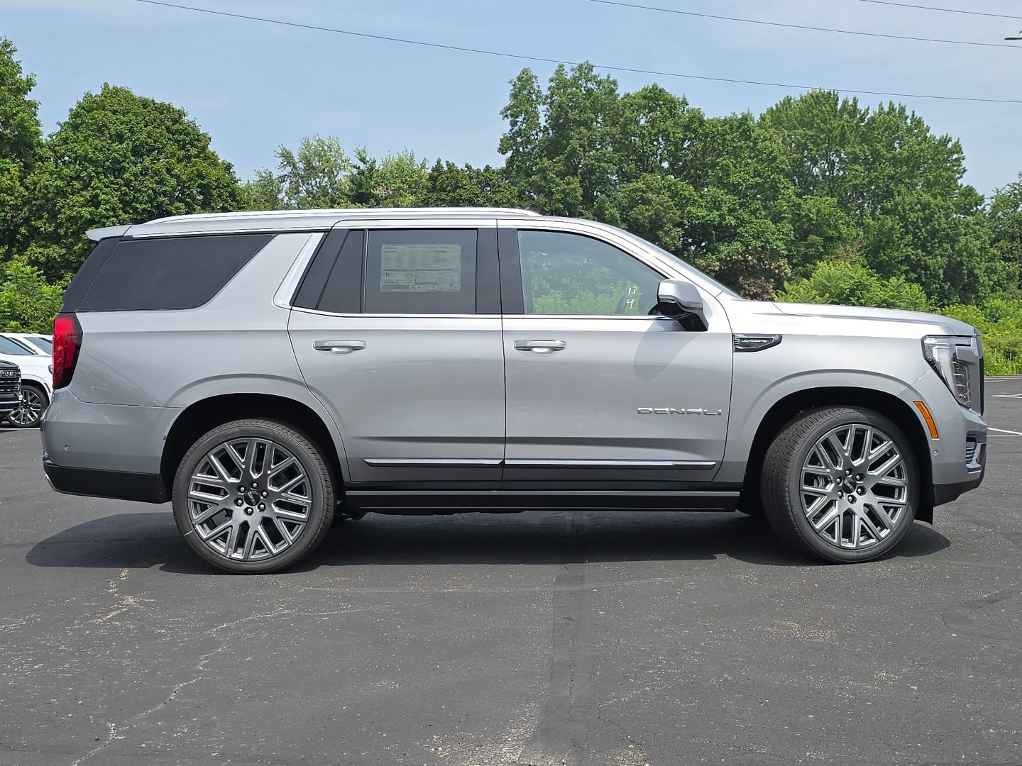 2026 GMC Yukon Denali Ultimate - Photo 25