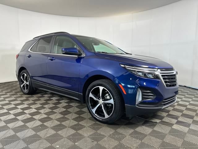 2022 Chevrolet Equinox LT photo 2