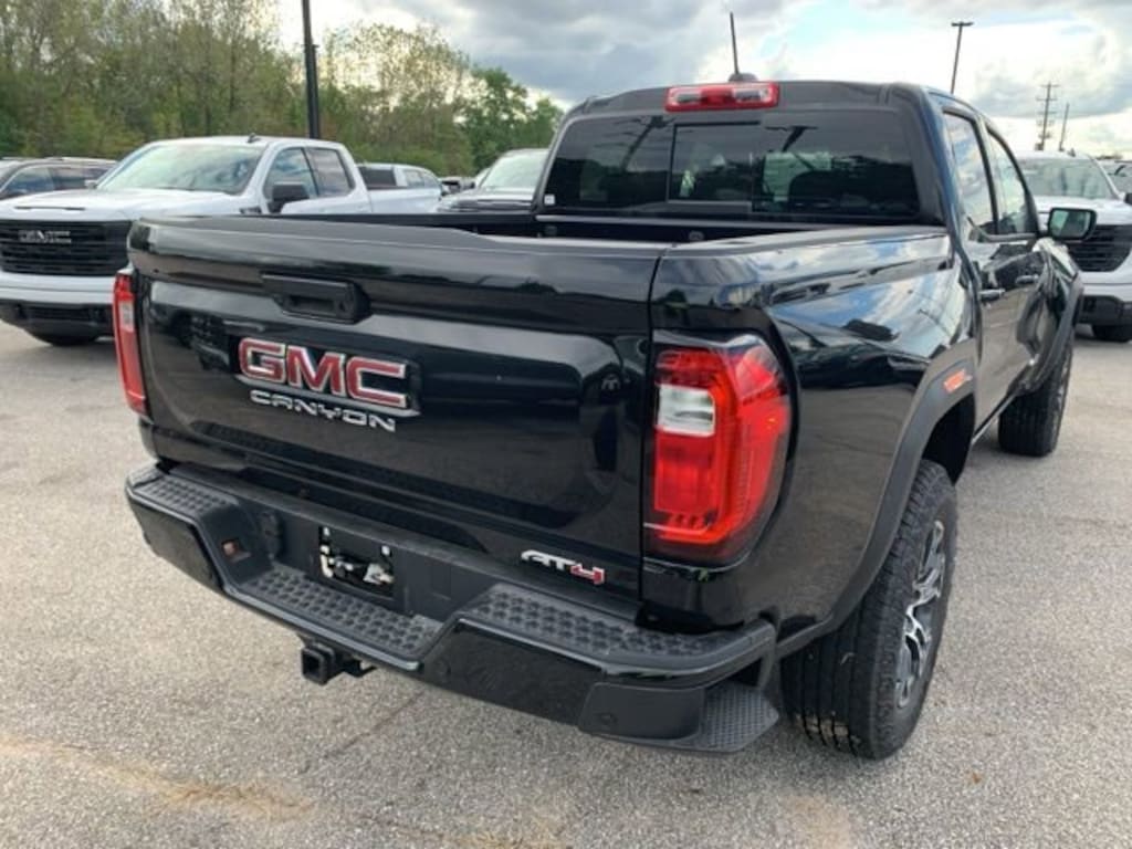 New 2025 GMC Canyon AT4 Truck