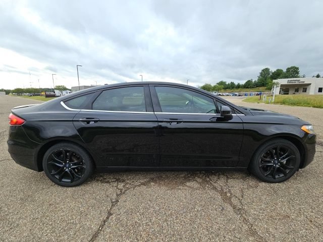 Used 2020 Ford Fusion SE with VIN 3FA6P0HD3LR106563 for sale in North Canton, OH