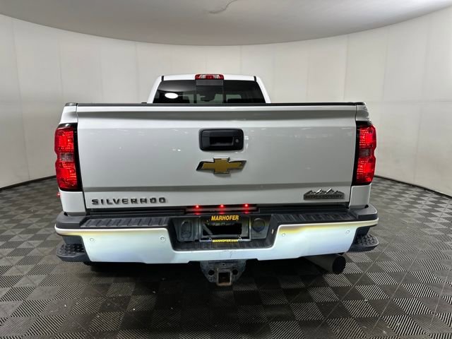 2015 Chevrolet Silverado 3500HD High Country photo 4