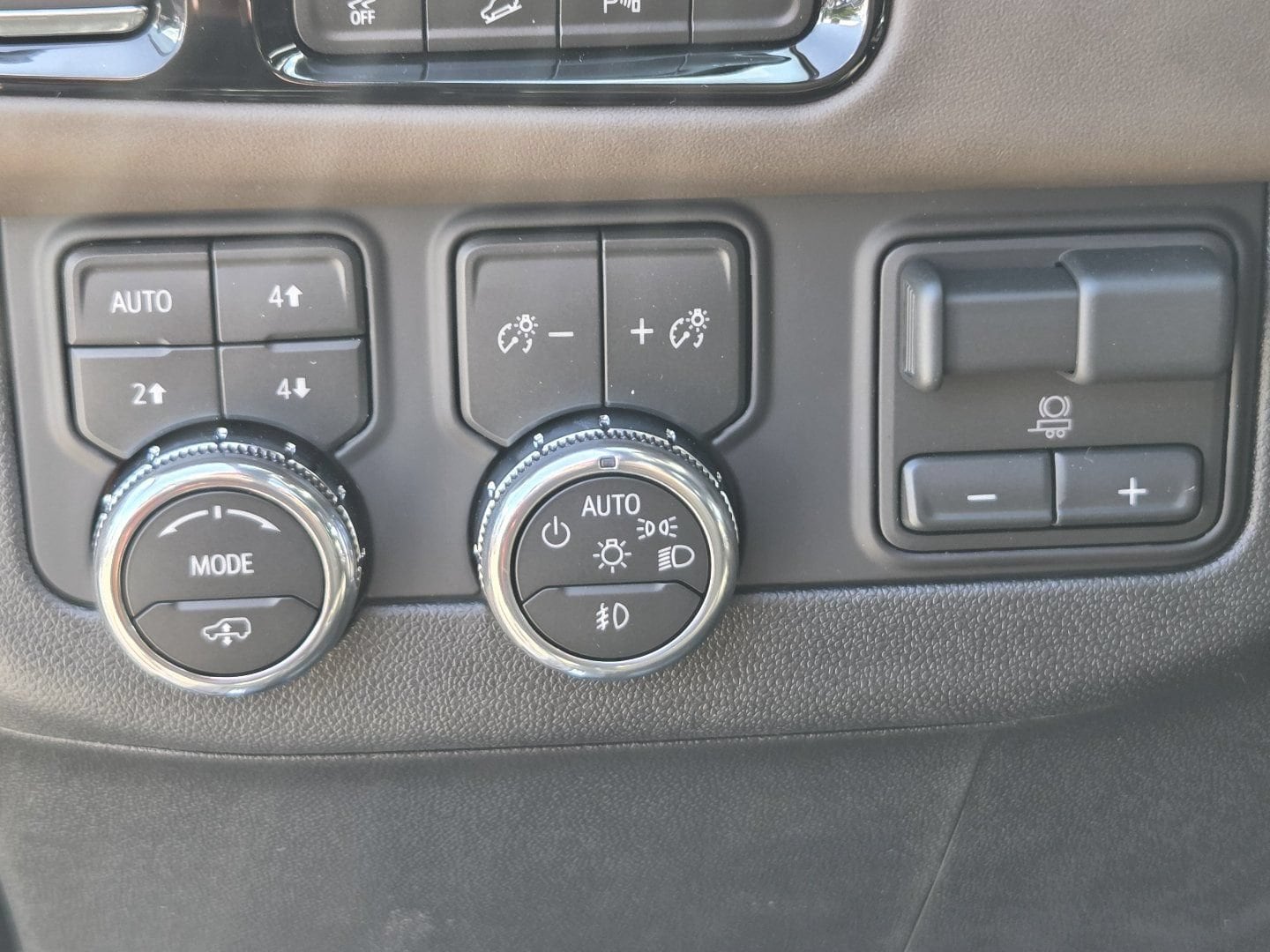 2026 GMC Yukon XL Denali Ultimate - Photo 35