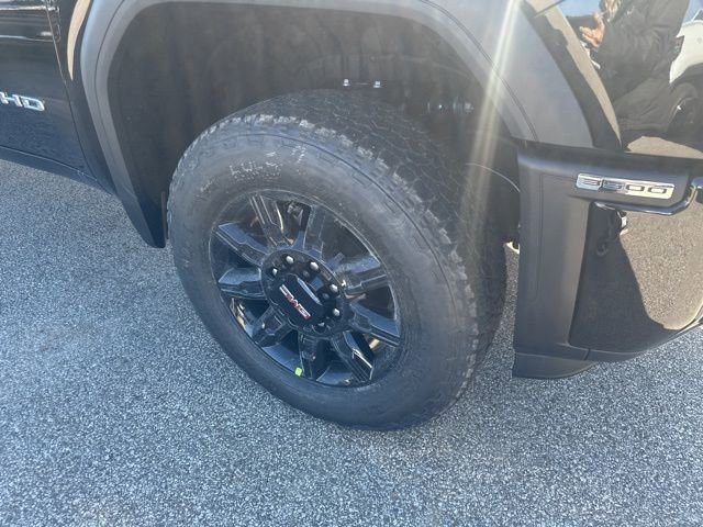 2026 Gmc Sierra 3500 HD AT4 photo 3