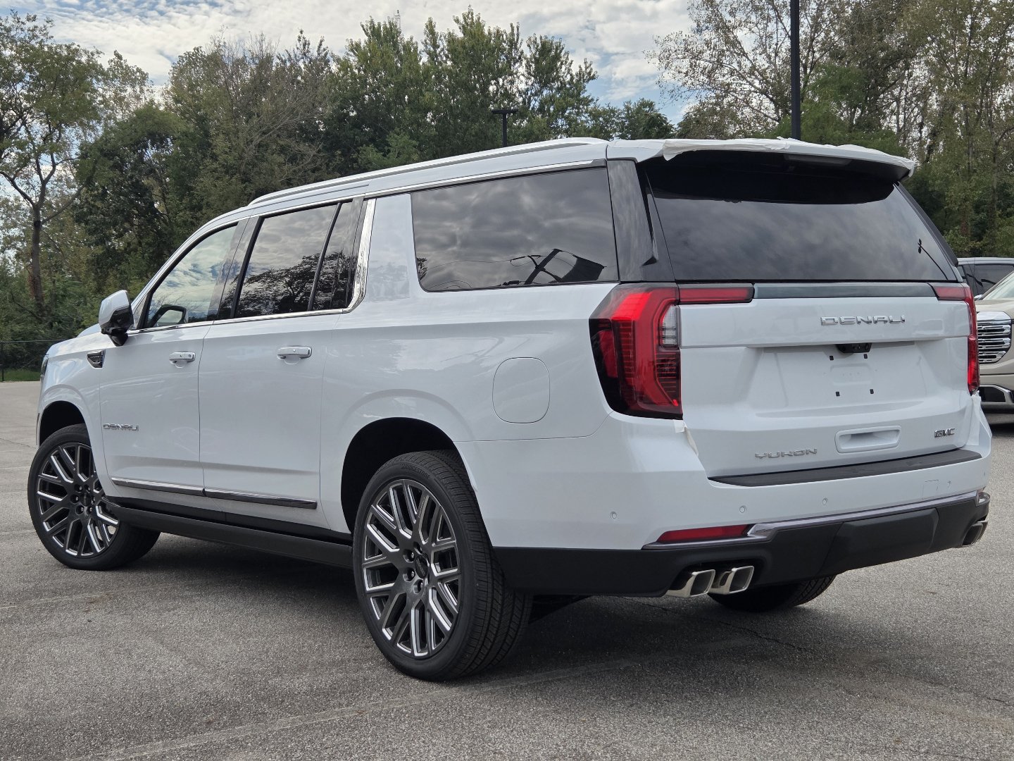 2027 GMC Yukon XL Denali Ultimate - Photo 18