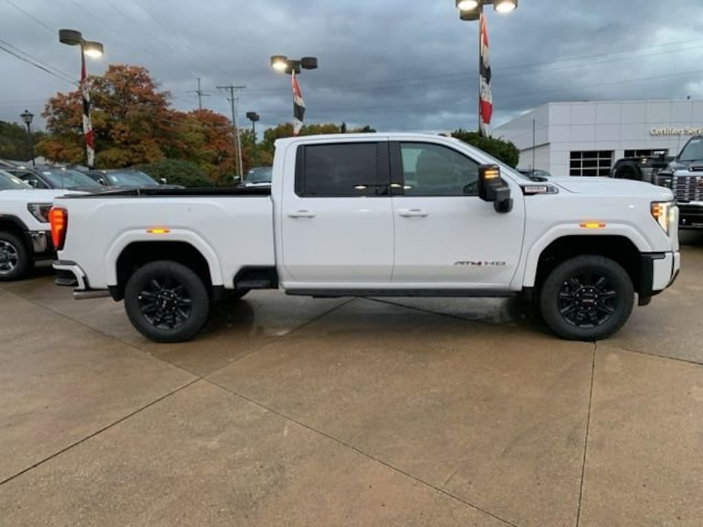 New 2025 GMC Sierra 2500 HD AT4 Truck