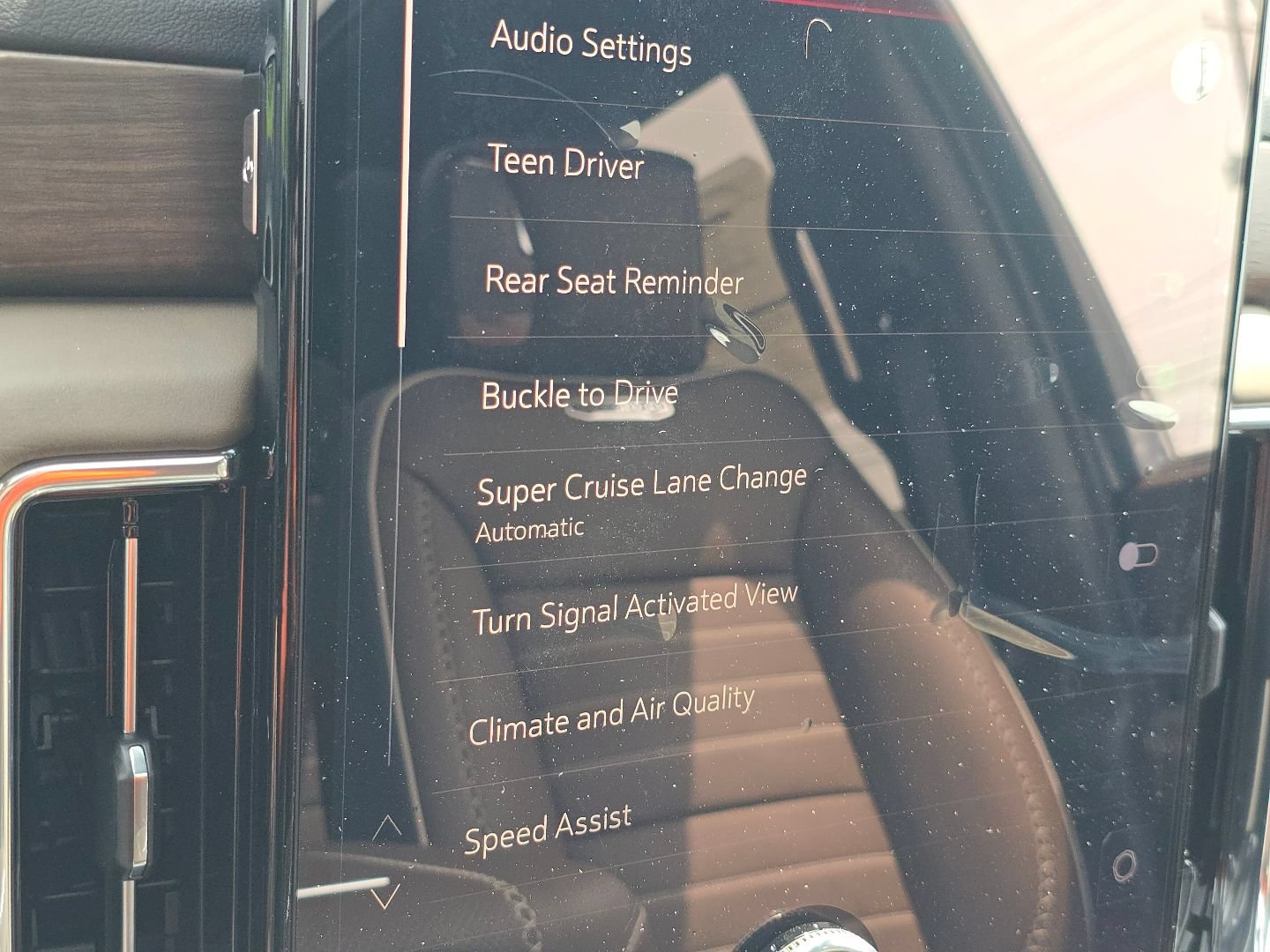 2026 GMC Yukon Denali Ultimate - Photo 11