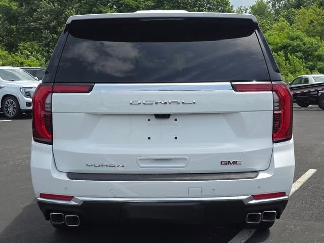 2026 GMC Yukon XL Denali - Photo 16
