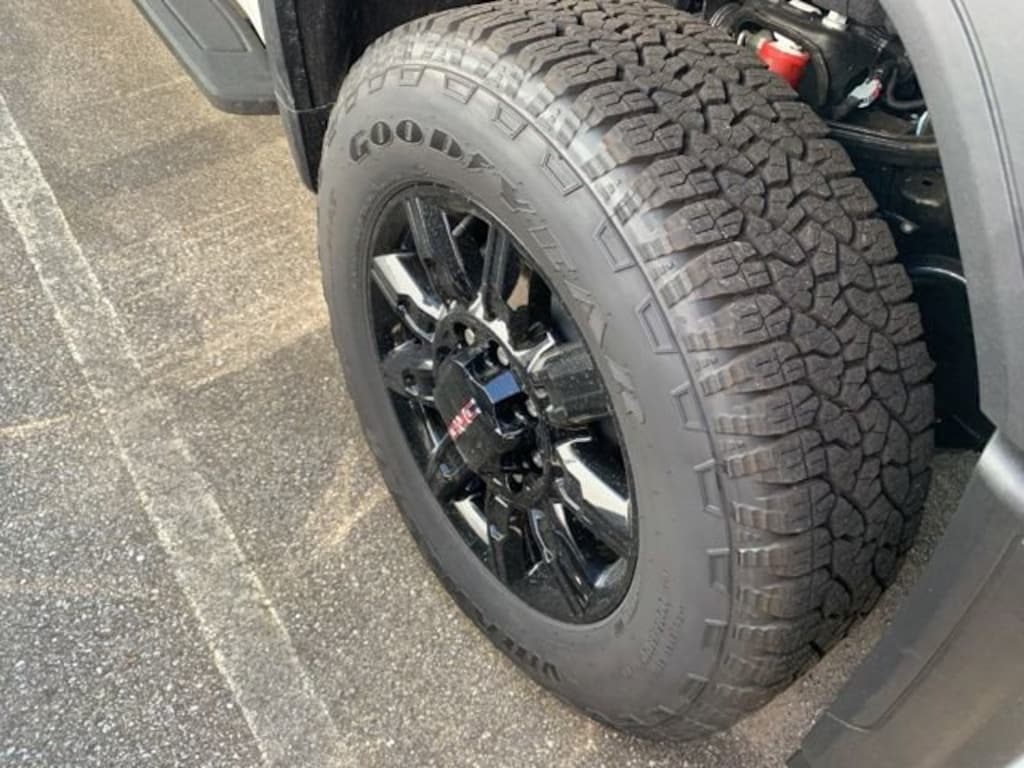 New 2025 GMC Sierra 2500 HD AT4 Truck