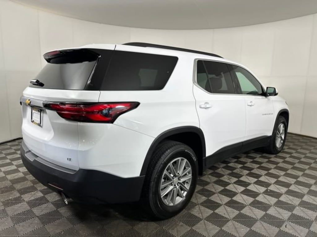 Used 2023 Chevrolet Traverse LT Cloth SUV