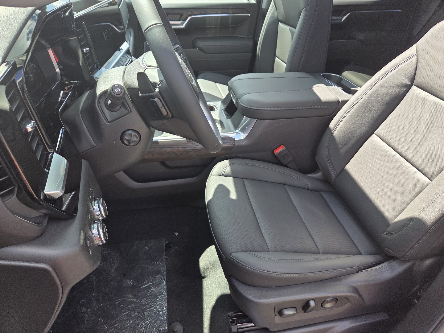 2026 GMC Sierra 1500 SLT - Photo 29