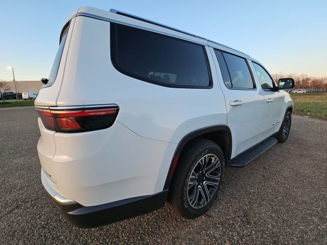 2022 Jeep Wagoneer Series III photo 3