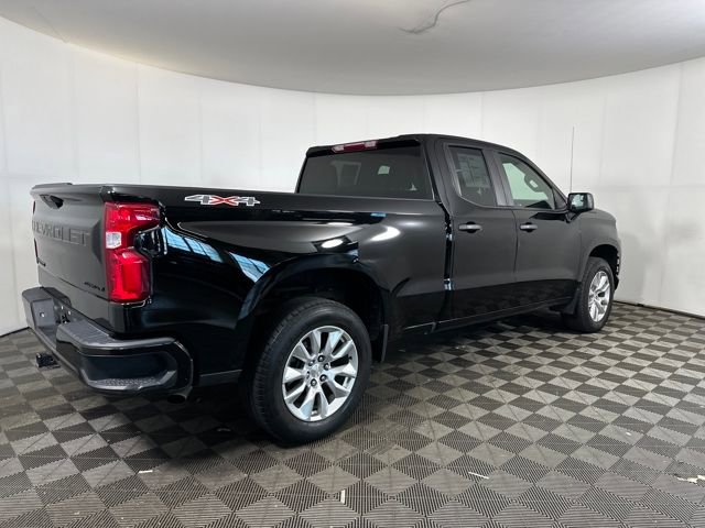 2022 Chevrolet Silverado 1500 Custom photo 2