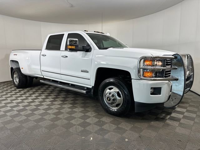 2015 Chevrolet Silverado 3500HD High Country photo 2