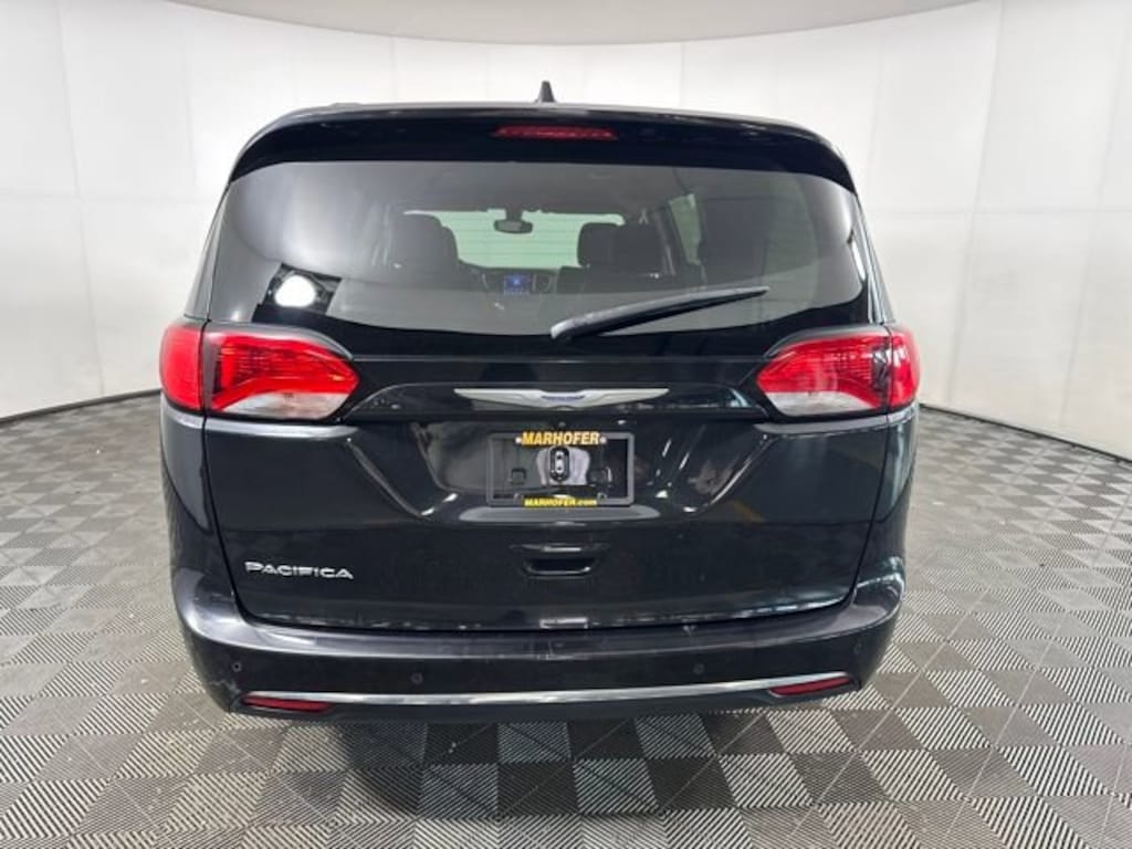 Used 2017 Chrysler Pacifica Van