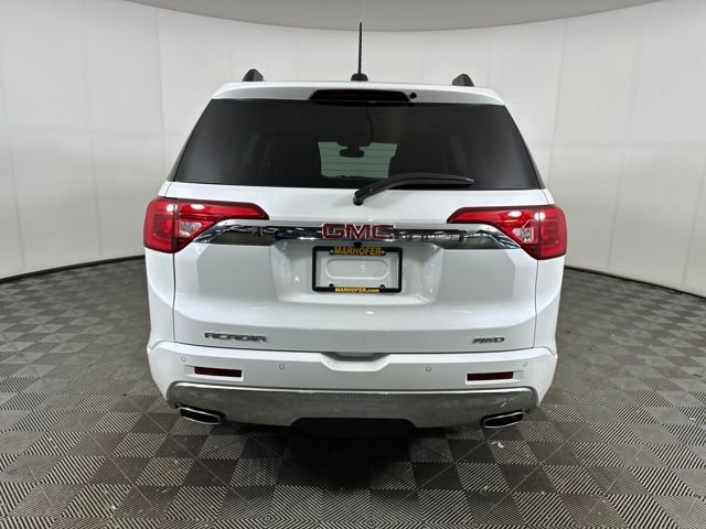 2017 Gmc Acadia Denali photo 2