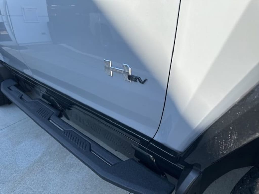 New 2025 GMC HUMMER EV SUV 2X SUV