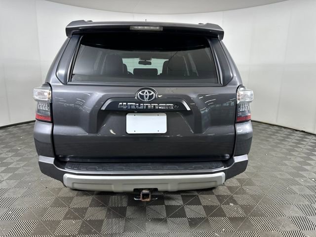 2018 Toyota 4Runner SR5 photo 4