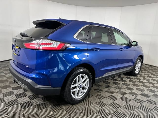 2022 Ford Edge SEL photo 2