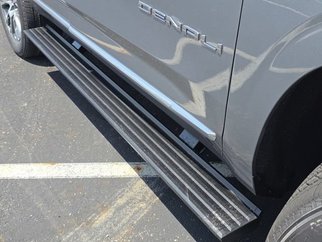 2026 GMC Yukon Denali - Photo 19