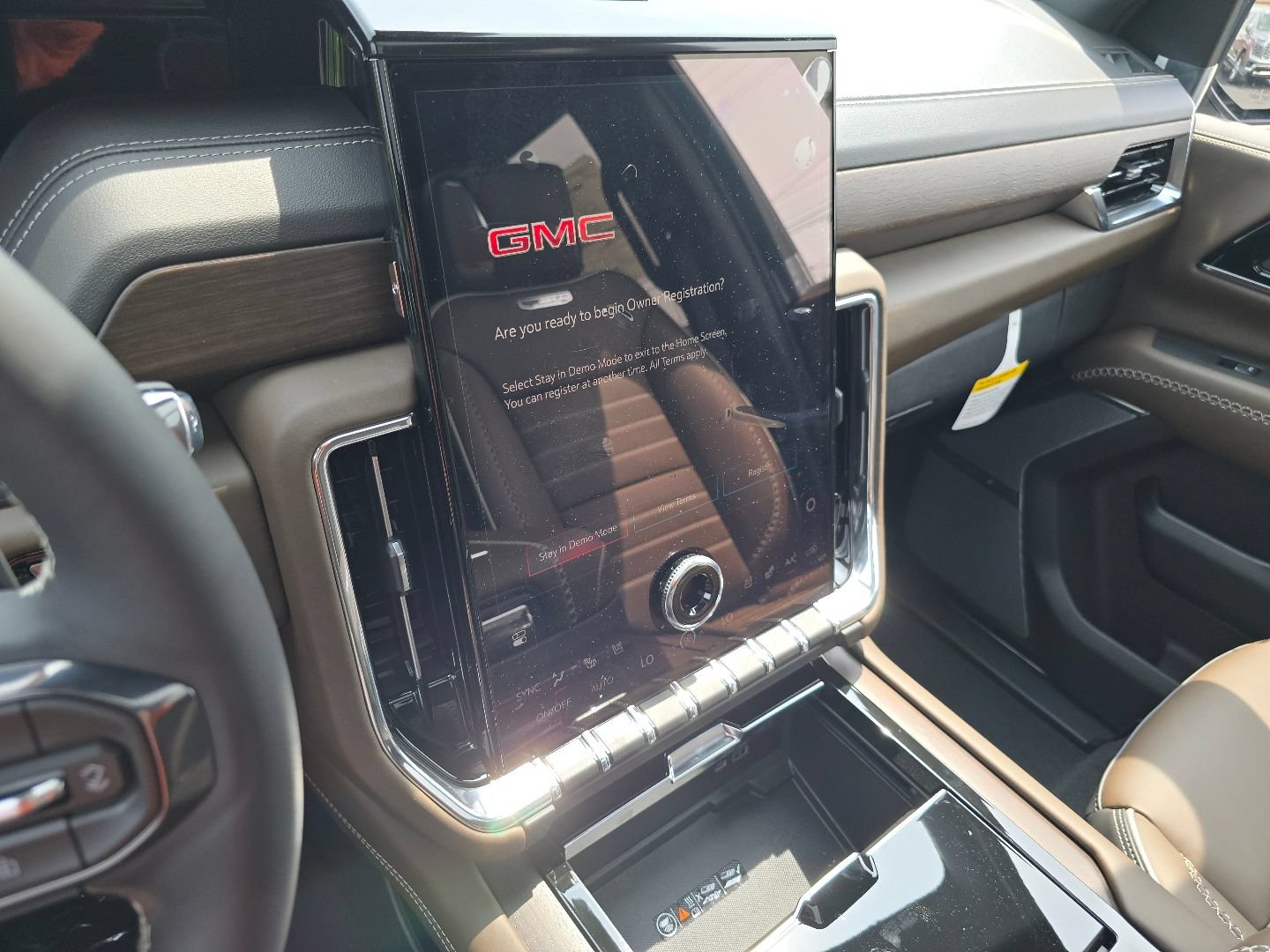 2026 GMC Yukon Denali Ultimate - Photo 39
