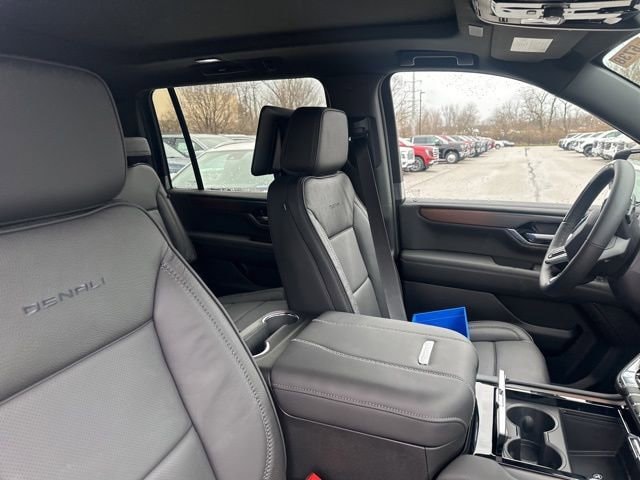2026 GMC Yukon XL Denali - Photo 32