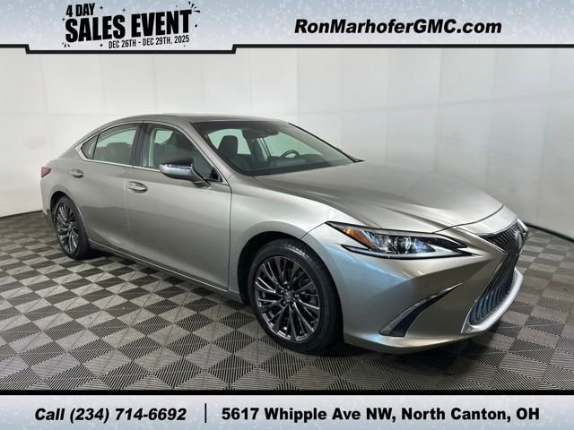 2020 Lexus ES 350's photo