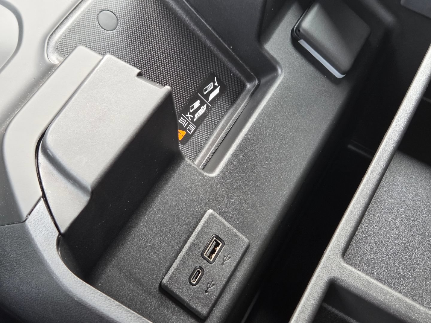 2026 GMC Sierra 2500HD AT4 - Photo 42
