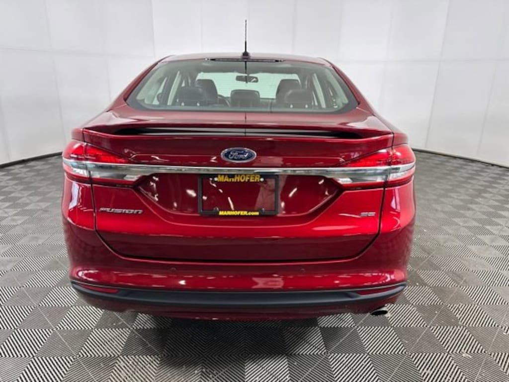 Used 2018 Ford Fusion SE Sedan