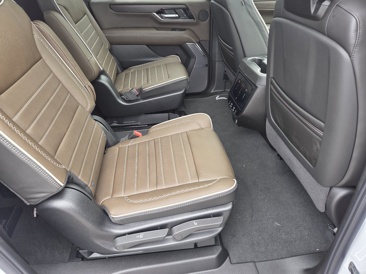 2027 GMC Yukon XL Denali Ultimate - Photo 26