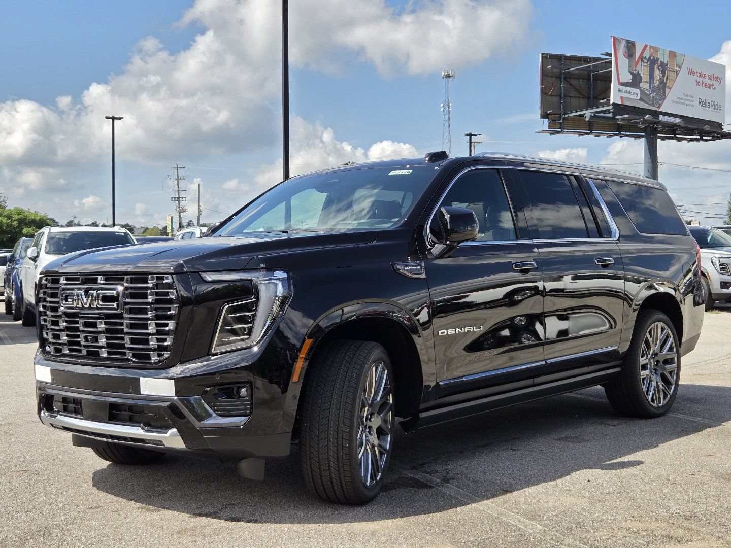2026 GMC Yukon XL Denali Ultimate - Photo 15