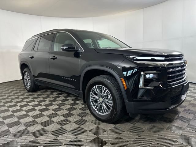 2025 Chevrolet Traverse photo 2