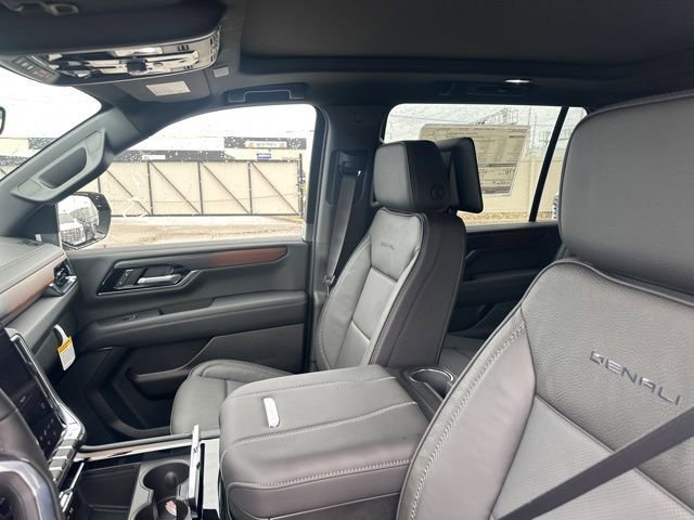 2026 GMC Yukon XL Denali - Photo 15
