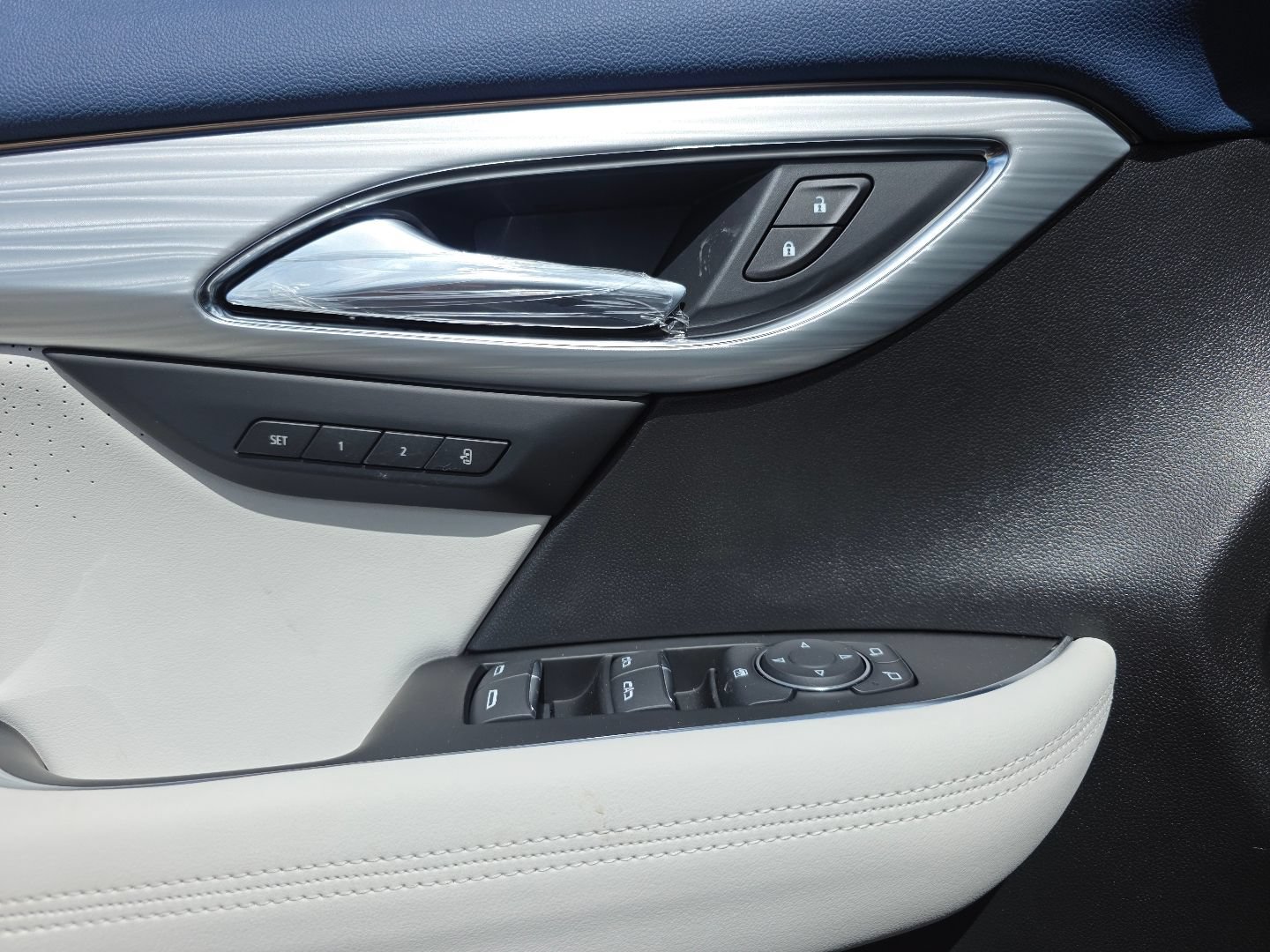 2026 Buick Envision Avenir - Photo 25