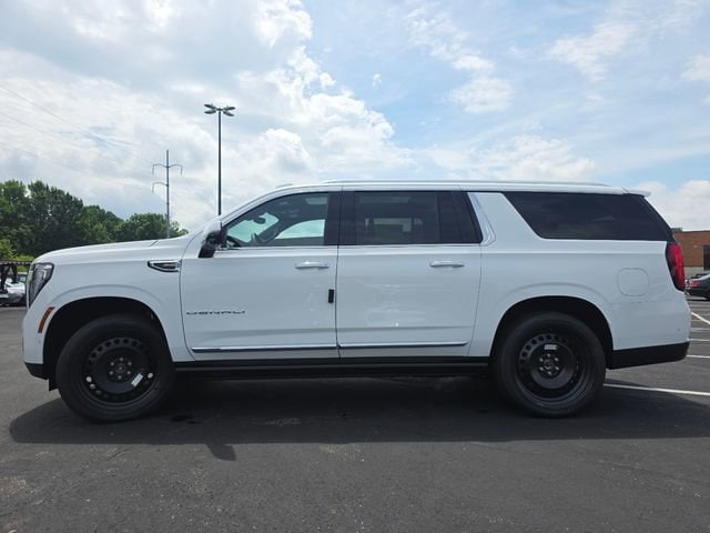 2026 GMC Yukon XL Denali - Photo 14