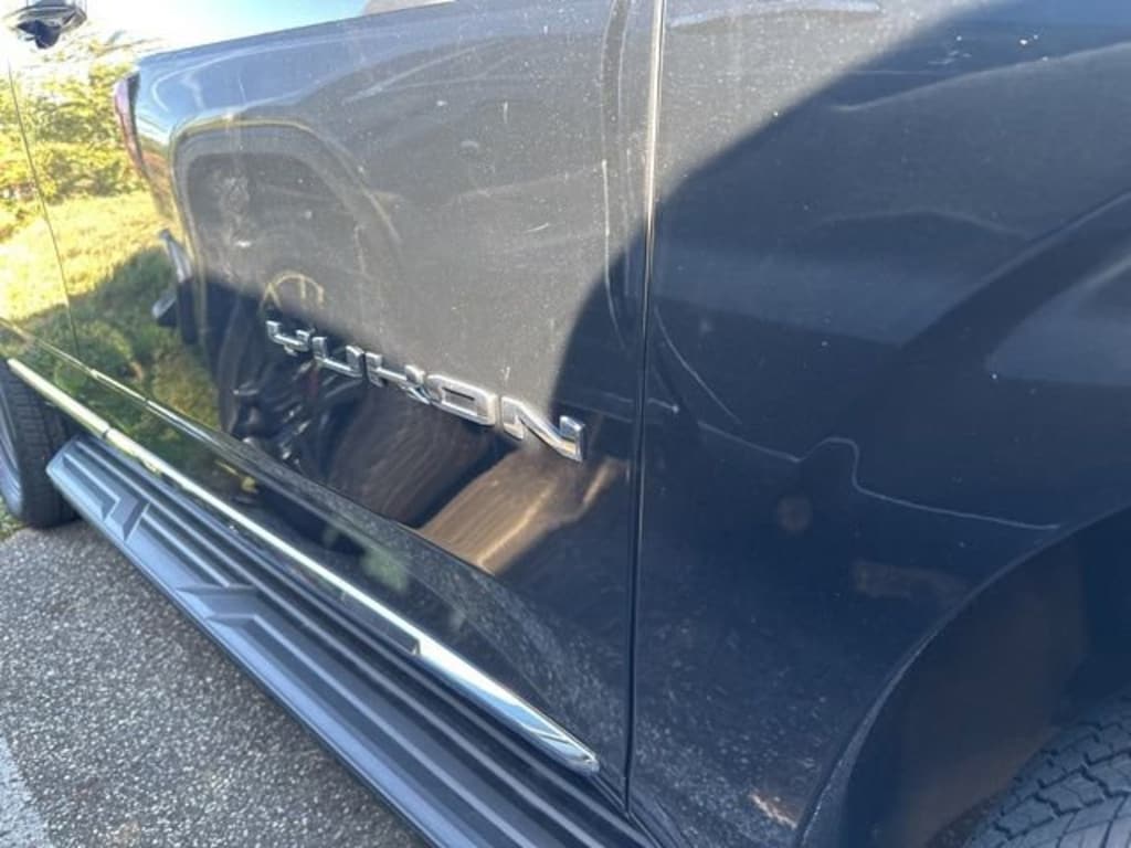 New 2026 GMC Yukon Elevation SUV