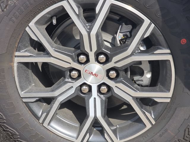 2026 GMC Acadia AT4 - Photo 11