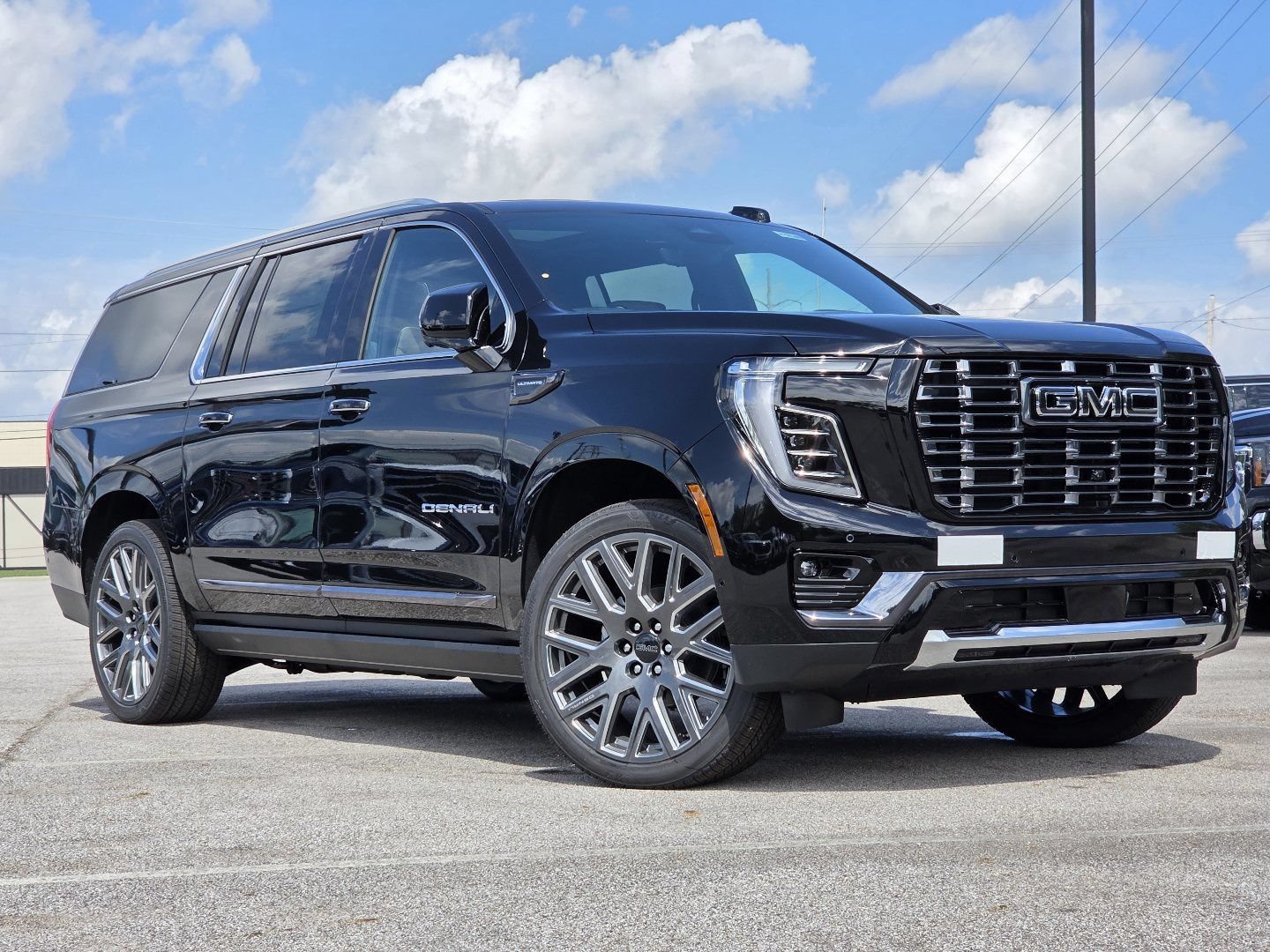 2026 GMC Yukon XL Denali Ultimate - Photo 3