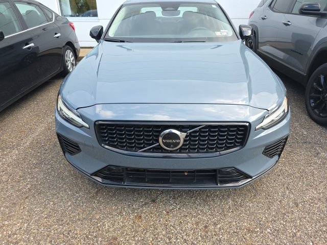 2023 Volvo S60 Recharge Plus photo 2