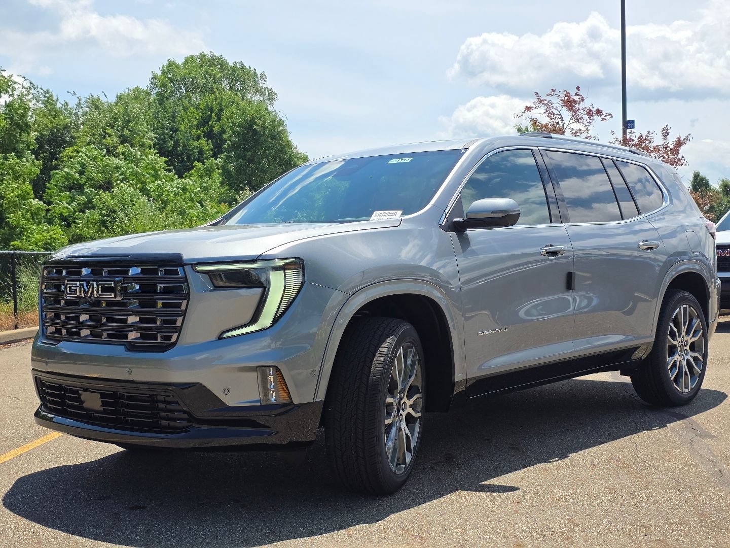 2026 GMC Acadia Denali Ultimate - Photo 14