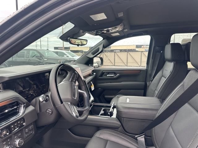 2026 GMC Yukon XL Denali - Photo 16