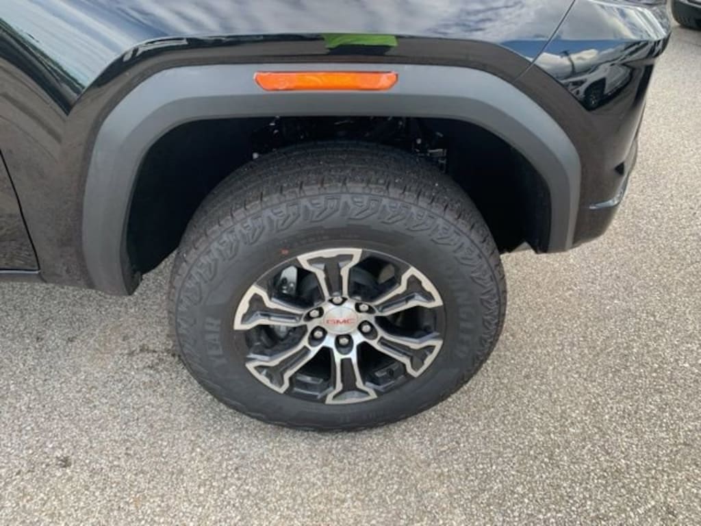 New 2025 GMC Canyon AT4 Truck