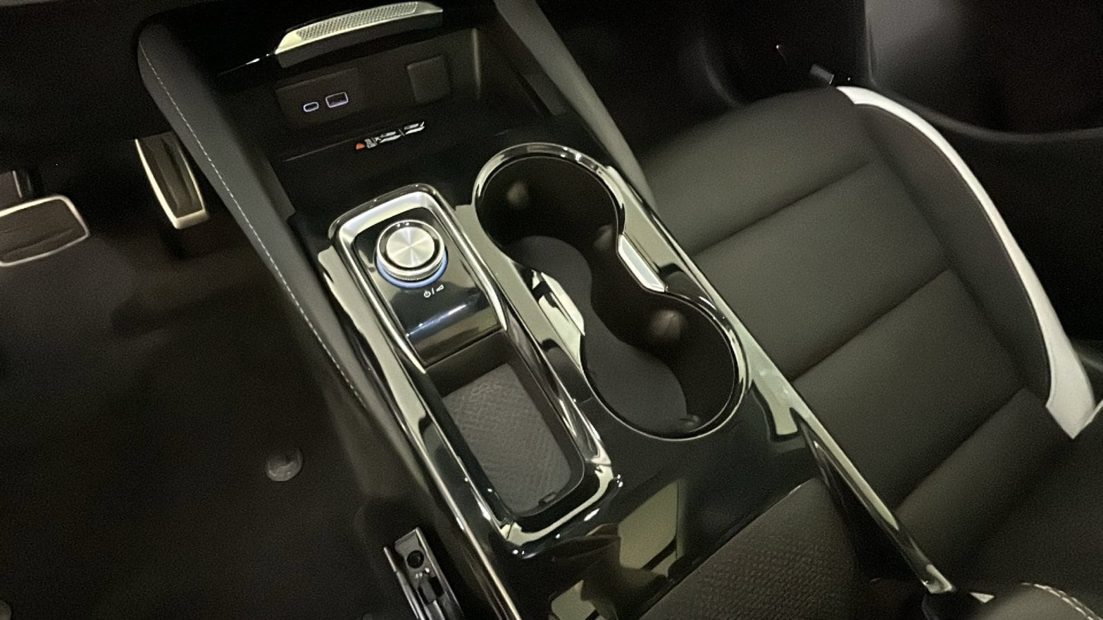 2026 Buick Envision Sport Touring - Photo 24